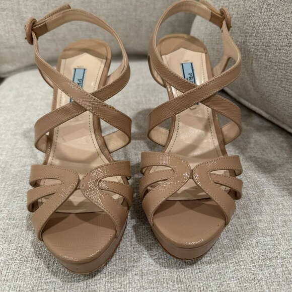 Prada Vernice St Staff Cammeo Cream strappy sandal Size 35.5 - Picture 1 of 7